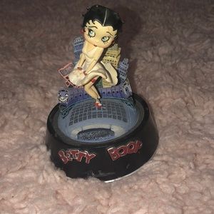 Limited Edition Betty boop figurine/sculpture